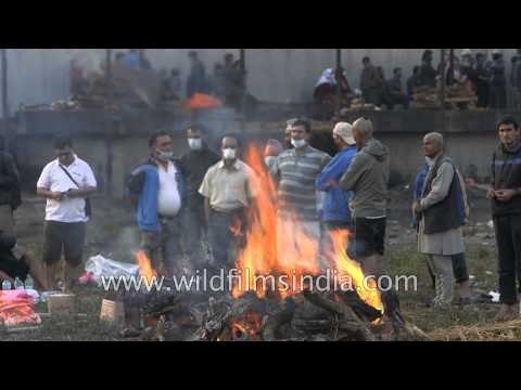 Unfortunate glut of cremations due to earthquake deaths in Kathmandu, Nepal
