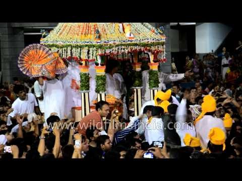 Crowd join in as Rath Yatra passes through Ahmedabad