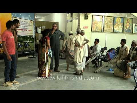 Patients lined up for artificial limbs fitting, Jaipur