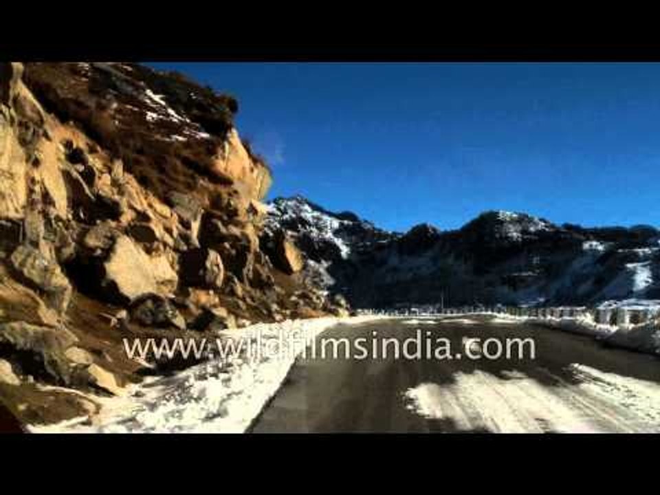 Driving through Gangtok to Nathula Pass in Sikkim