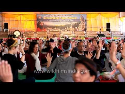 International Yogis learn meditation from Gurmukh Kaur Khalsa - Rishikesh