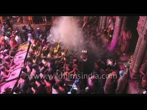 Holi at Banke Bihari Temple in Vrindavan : 4K slow motion pageant!