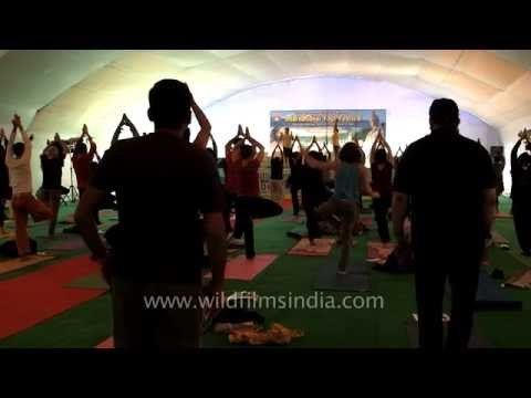 Yoga guests learn 'Asana' from Bharath Shetty - International Yoga Festival