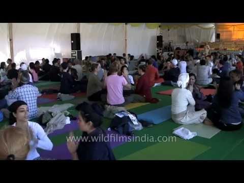 Gurmukh Kaur Khalsa takes Meditation session at International Yoga Festival