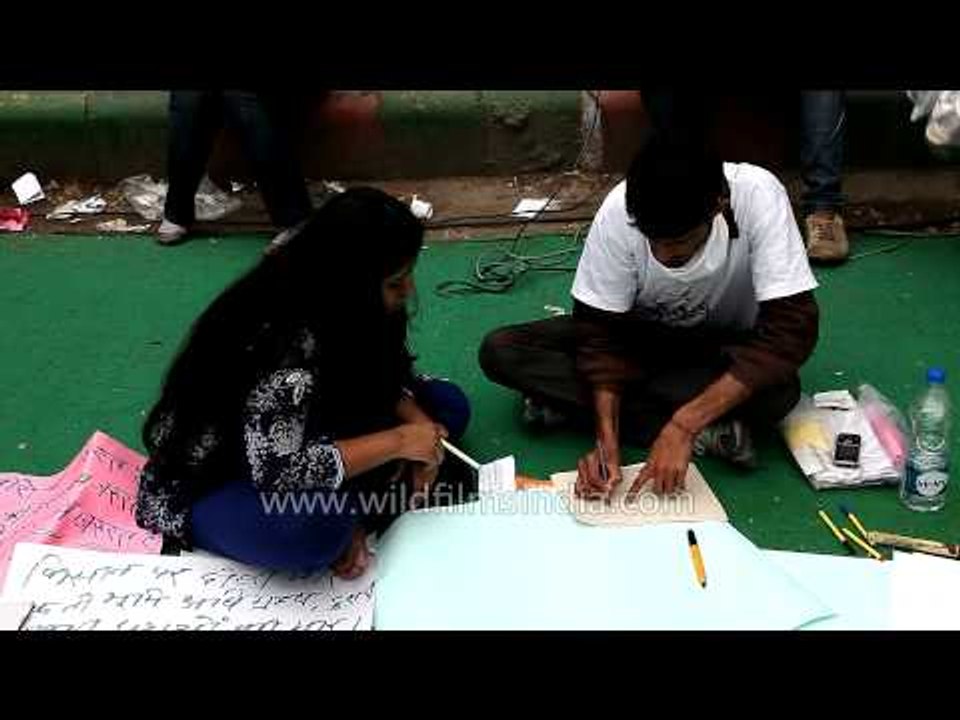 Placard making at Anna Hazare's protest in Delhi