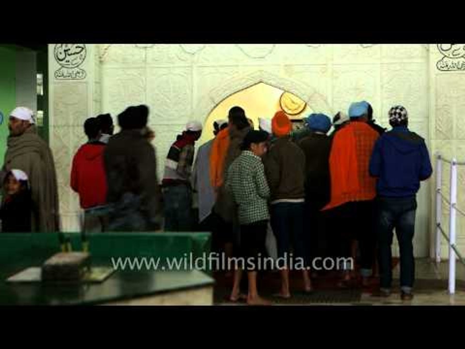 Sikh devotees at Dargah Peer Sai Baba Bubhan Shahji - Punjab
