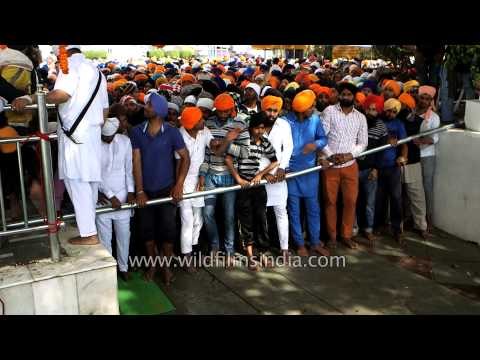 Devotees throng gurdwara Keshgarh Sahib - Hola Mohalla festival, Punjab
