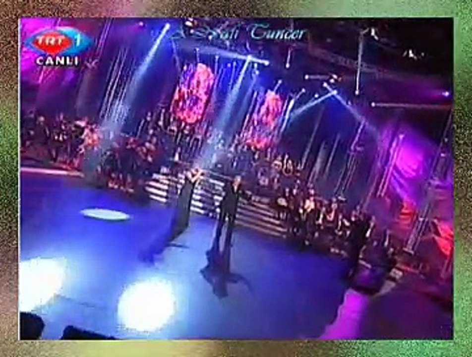 Çiğdem YARKIN & Alp ARSLAN *Ömrümüzün Baharı Birlikte Geçsin*