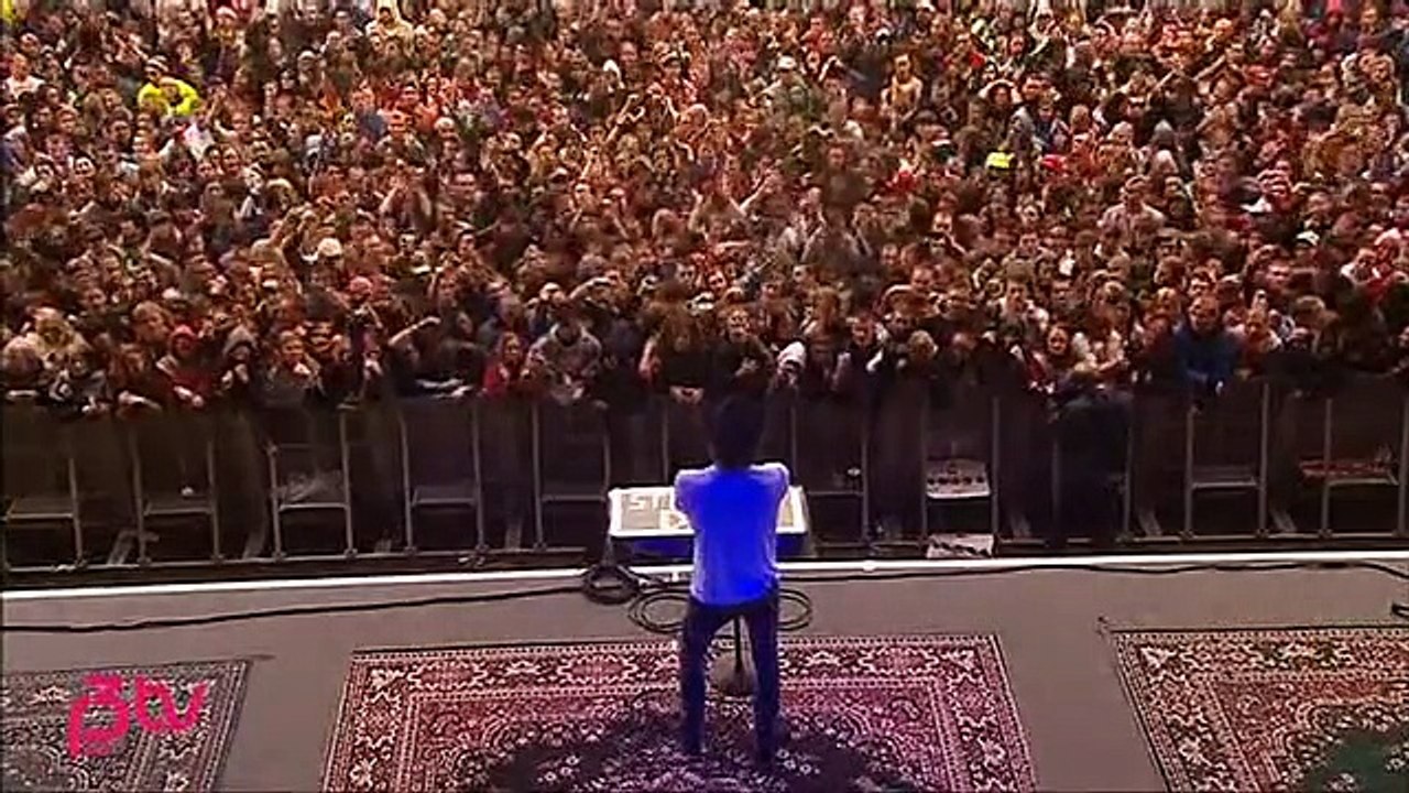 Incubus - Love Hurts (Live at Hove Festival '07)