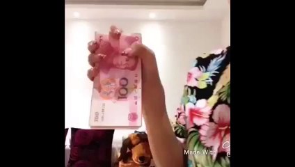 Compter très rapidement une liasse de billets à la main