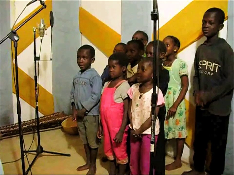 Habib at Studio Mali with Children