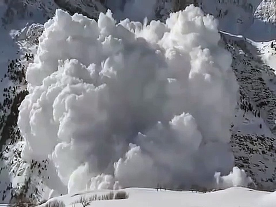 So impressive and biggest avalanche ever - Video Dailymotion
