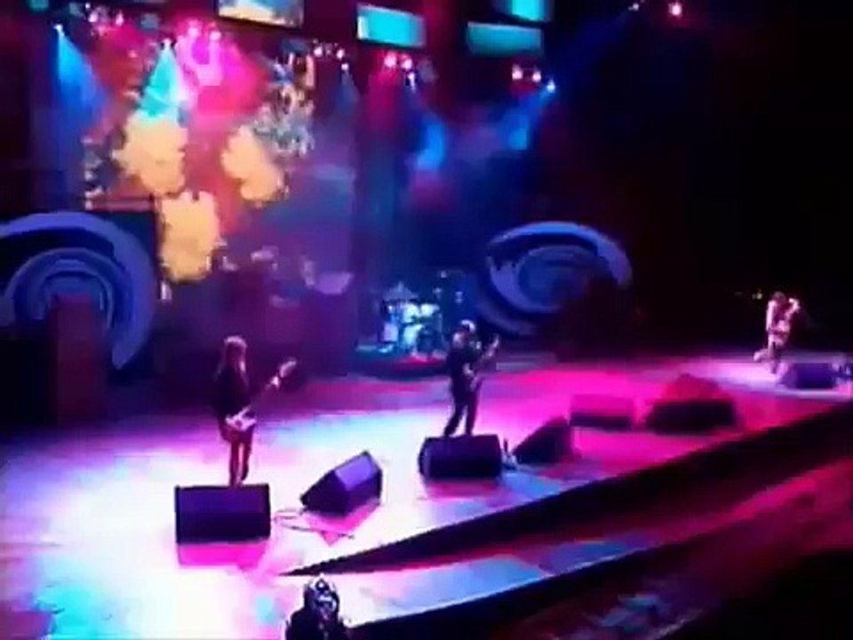 Oasis-Dont Look Back In Anger & Live Forever (Maine Road 96)