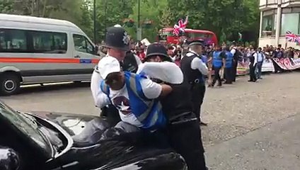 Demonstration of UK BNP infront of Hotel Hilton, Police arrested 3