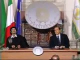 Berlusconi: ''Gheddafi è un leader di grande saggezza''
