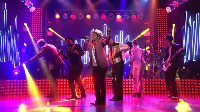 Mark Ronson - Uptown Funk (Live on SNL) ft. Bruno Mars ''The Move Makers Band''