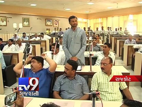 Corporator of ruling BJP protests against ‘bureaucracy’ in Rajkot civic body - Tv9 Gujarati