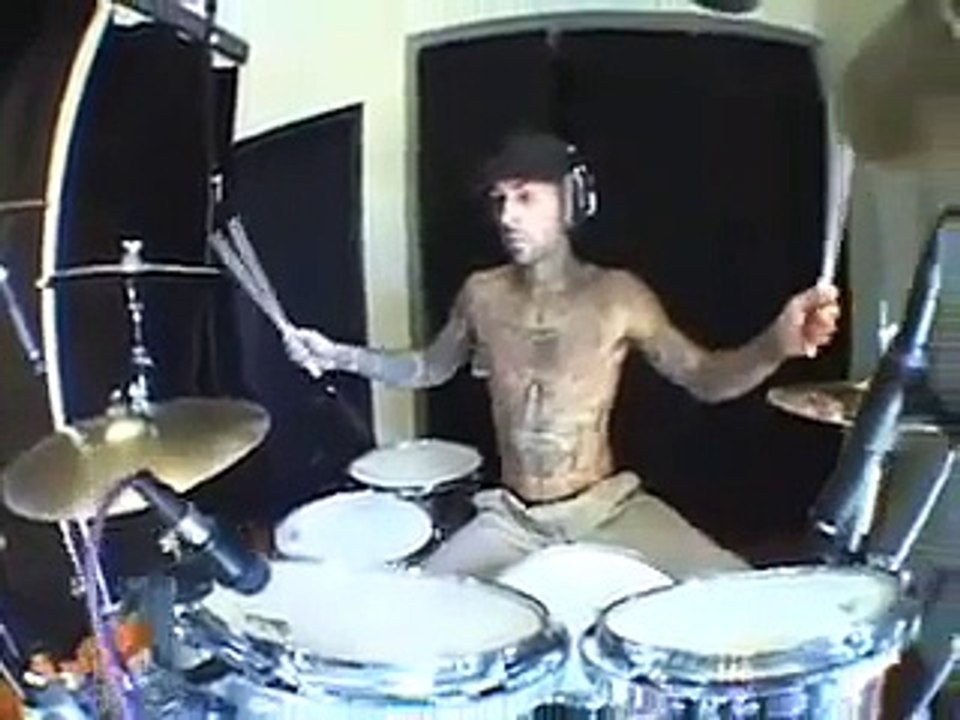Travis Barker - (Remix) Soulja Boy - Crank That SMASHED