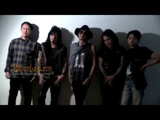 Band /Rif Suka Nongkrong di Bar Sambil Ngomongin Musik