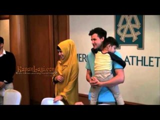 Hot Daddy Stuart Collin Bersama Arsen, Bikin Ngiri