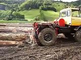 débardage de bois avec unimog