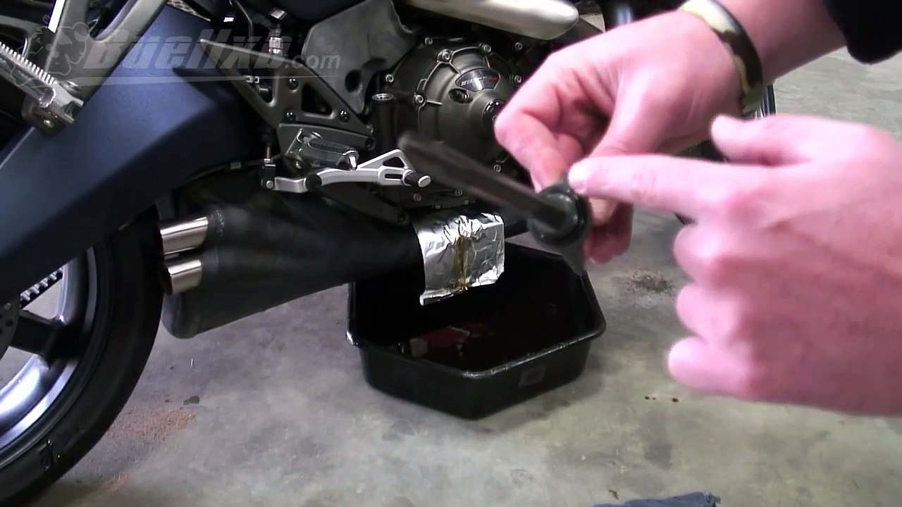 Buell 1125r, 1125cr Oil Change How To Video video Dailymotion