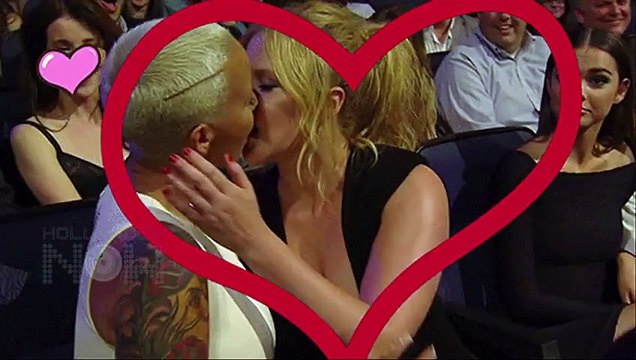 Amber Rose-Kissing-Amy Schumer Hoty Hoty Kissess At MTV Movie Awards 2015