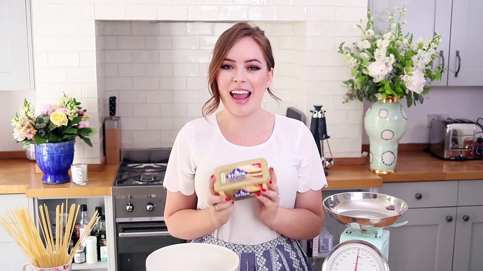Baking a Butterfly Cake! ad | Tanya Burr - video Dailymotion