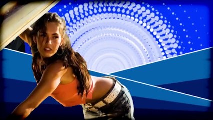 Hollywood Celebrity Rihanna KISSES her 'MYSTERY MAN'