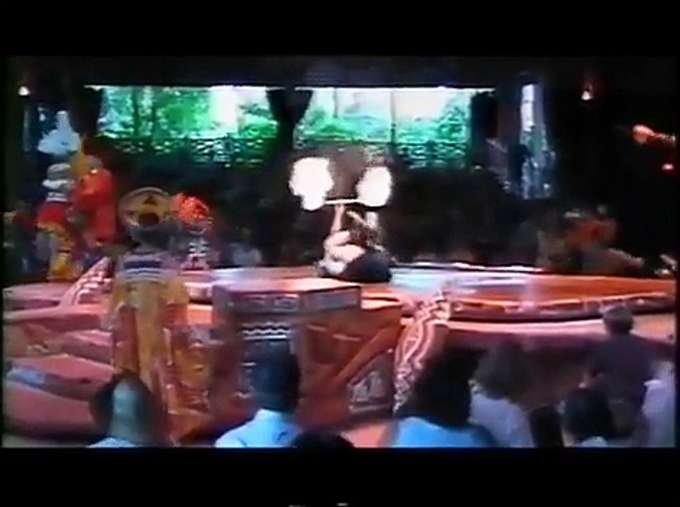 Orlando Florida Disneys Animal Kingdom April 2003 "Festival of the Lion King"