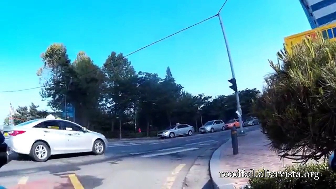 Driving in Asia - Car Accidents Compilation 2015 (7)