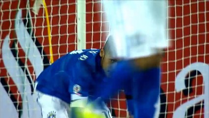 Niente "mano de Dios" per Neymar, espulso!