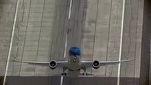 Impressionnant décollage à la verticale d'un Boeing 787