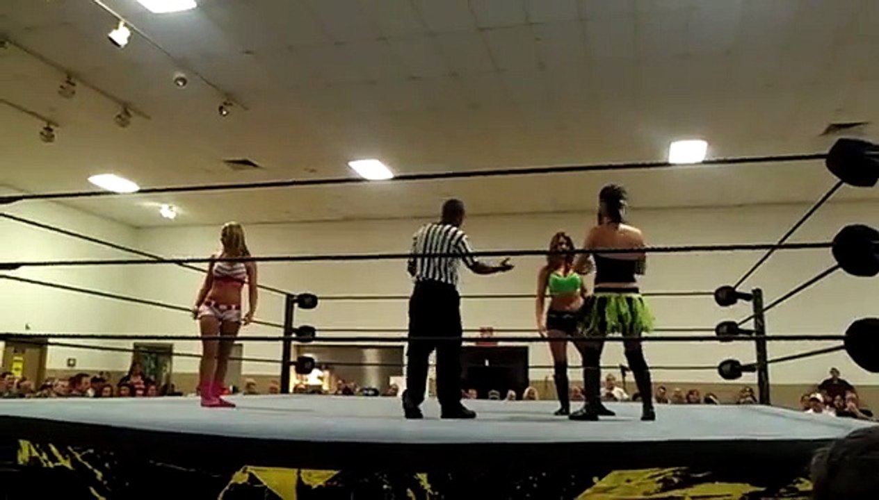 Emma vs Audrey Marie vs Skyler Moon
