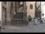 Napoli - Crollano calcinacci davanti chiesa di San Paolo Maggiore (17.06.15)