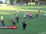 Increíble: Jugador noquea a arbitro Fútbol Argentino