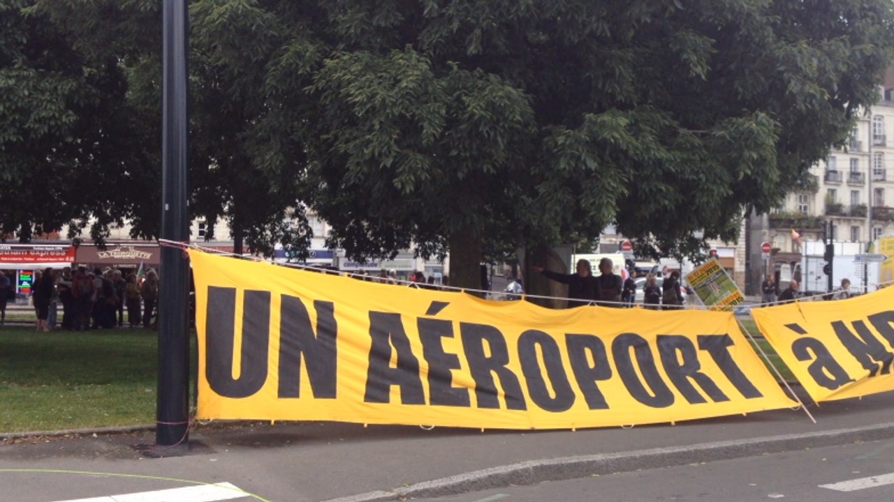 Rassemblement des opposants à l'aéroport NDDL