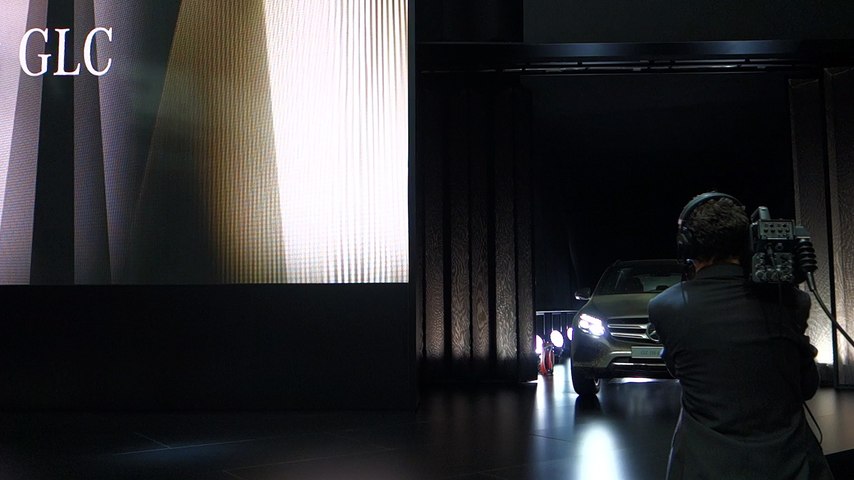 reveal Mercedes GLC