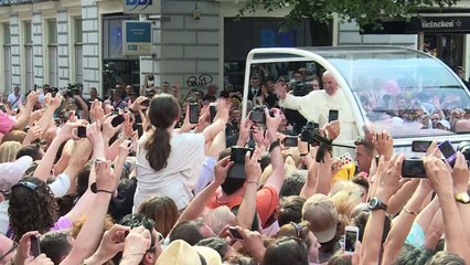 Papa defende revolução verde e critica os poderosos e ricos