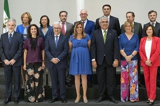 El nuevo Ejecutivo andaluz de Díaz toma posesión