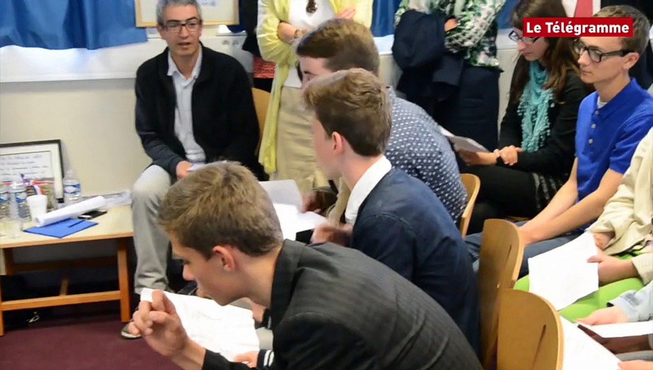 Paimpol. Anne Beaumanoir répond aux collégiens