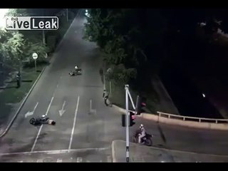 Police shootout with motorcycle thieves caught on camera