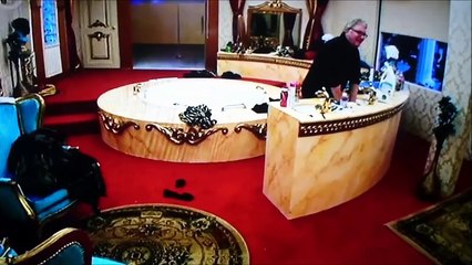 Jim Davidson doing the laundry - UK Big Brother 20/01/2014