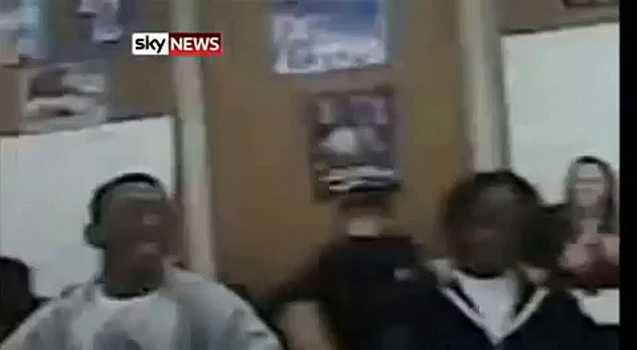 US teacher smashes up classroom in Nashville in violent rage (11 Oct 2010)