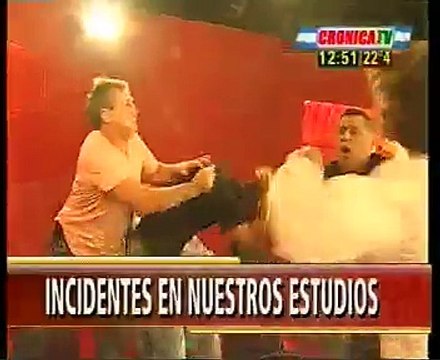 Pelea en Cronica TV - Anabela Ascar