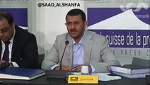 صحفية يمنية من عدن تضرب حمزة الحوثي بالحذاء خلال مؤتمر صحفي في جنيف