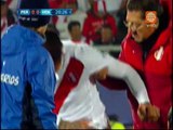 Perú vs. Venezuela: Paolo Guerrero y la fuerte falta que recibió (VIDEO)
