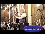 רבי שלמה קרליבך - מוצאי שבת נחמו - Rabbi Shlomo Carlebach - Motzei Shabbes Nachmu