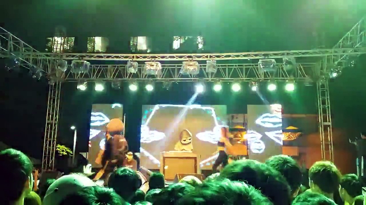 Korean model dance