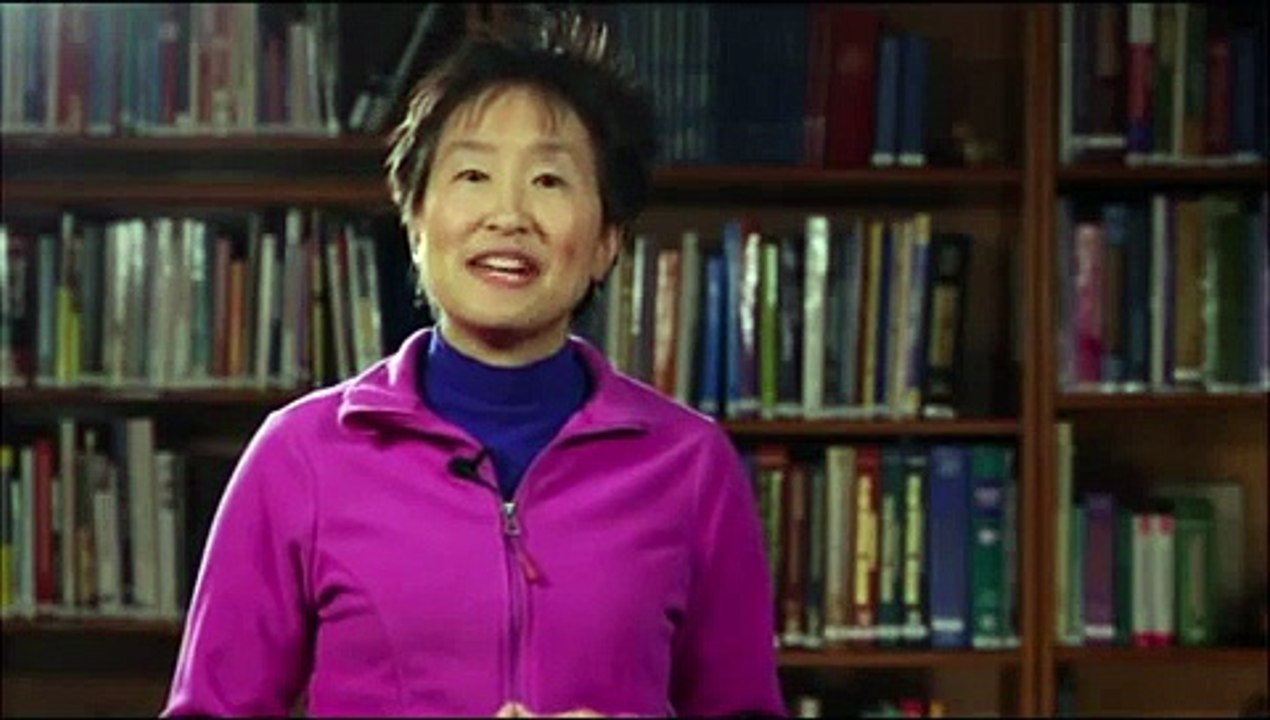 Using the Treat&Train to Teach Your Dog to Play Fetch | drsophiayin.com